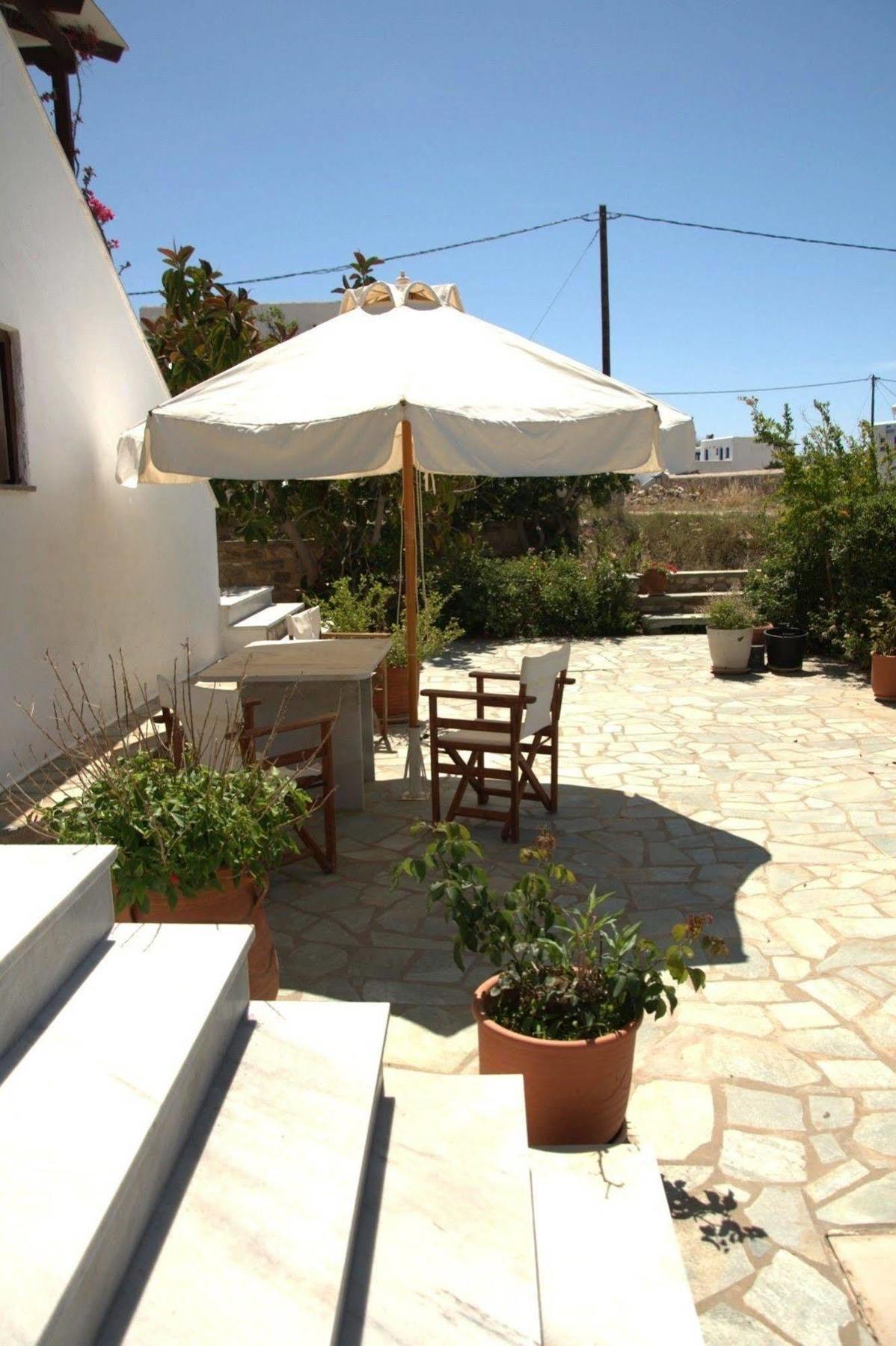 Michalis Apartments Near The Beaches With Sea View Páros Exterior foto