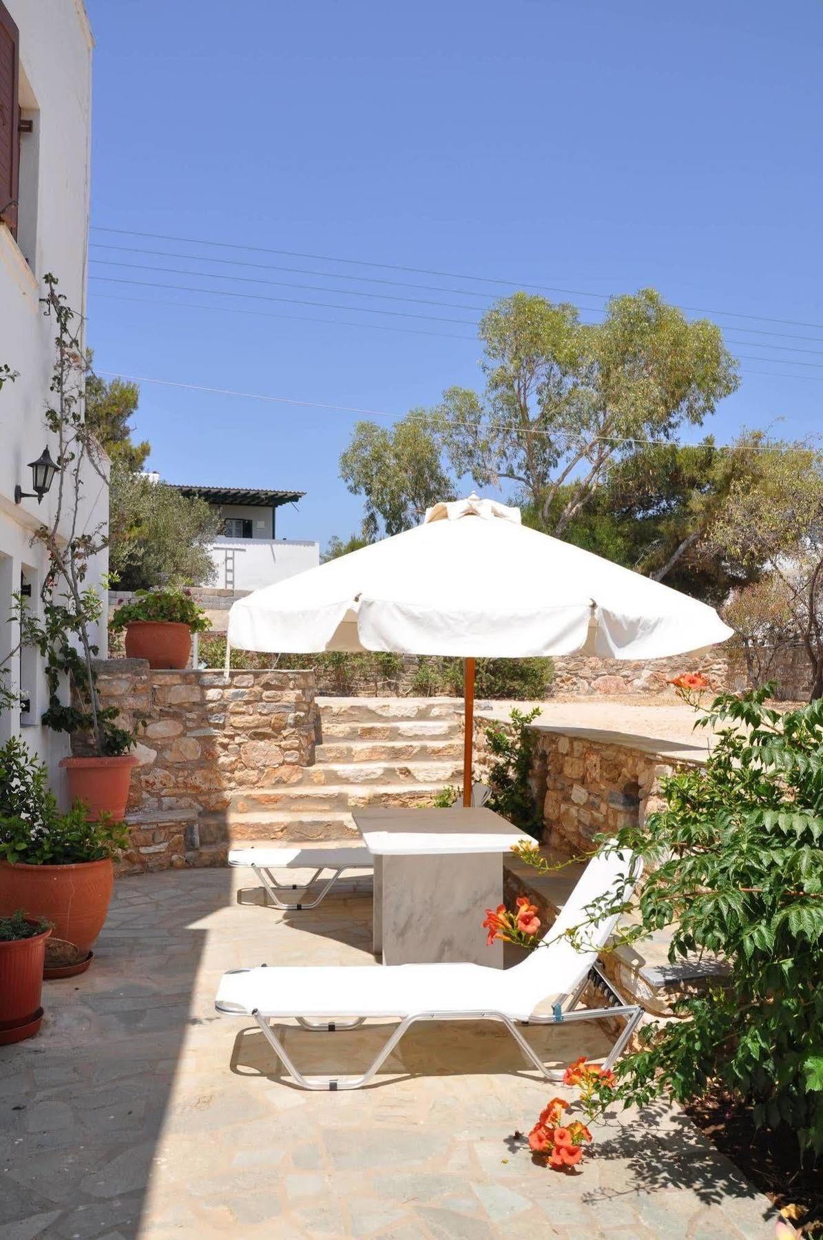 Michalis Apartments Near The Beaches With Sea View Páros Exterior foto